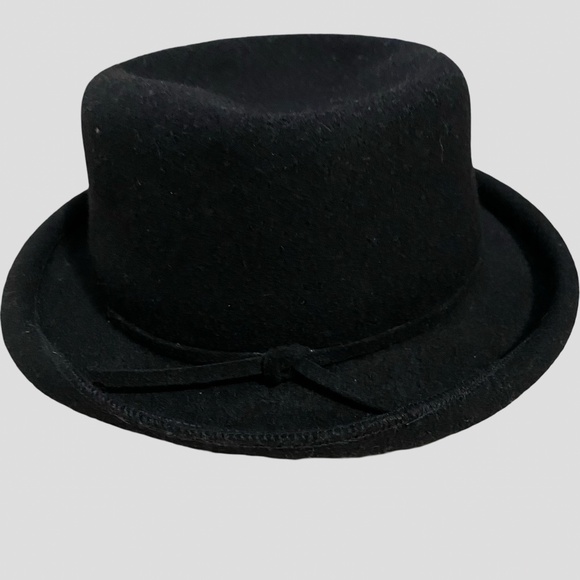 Liz Claiborne Womens  Black Classic Wool Round Cloche Upturned Brim Bowler Hat - Picture 1 of 10